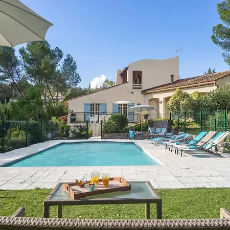Villa Contemporary Decor And Bright Interiors Throughout Anglet